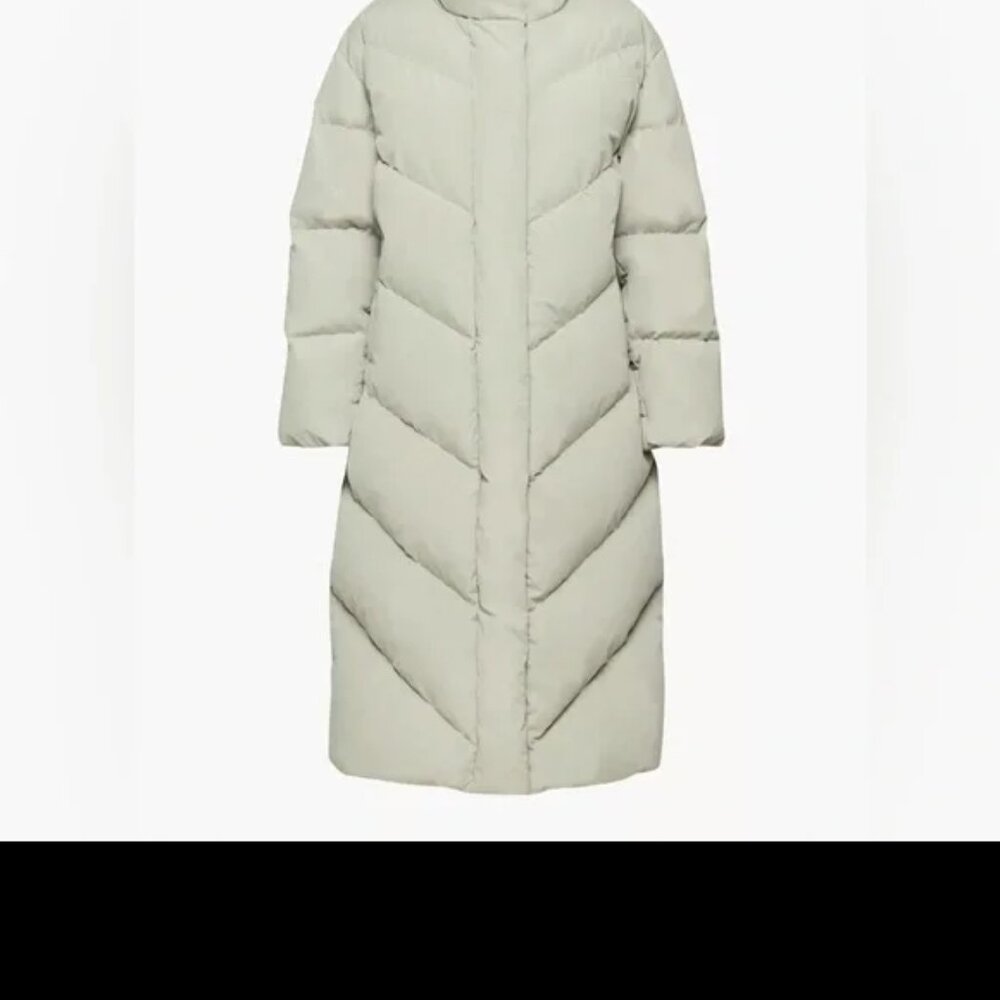 Aritzia The Cloud Puff Long
